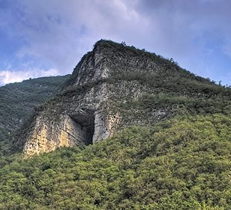 Leyenda del tesoro de la cueva de agapito treviño (Cueva de los Murciélagos)